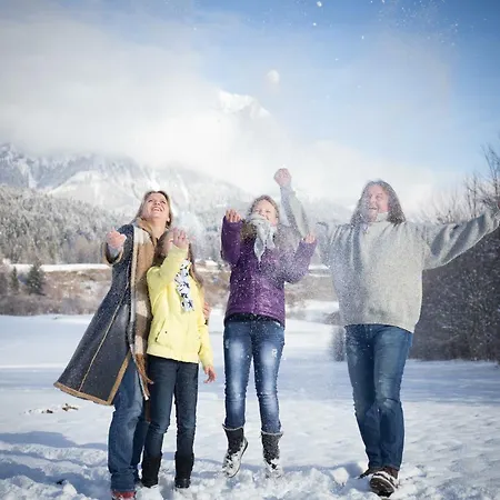 Bauernhof Lindenhof Bed and Breakfast