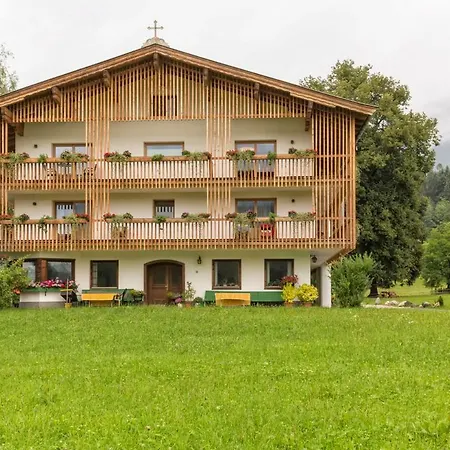 Bauernhof Lindenhof Alojamento de Acomodação e Pequeno-almoço